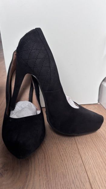 Escarpins noir à talons pointure 38