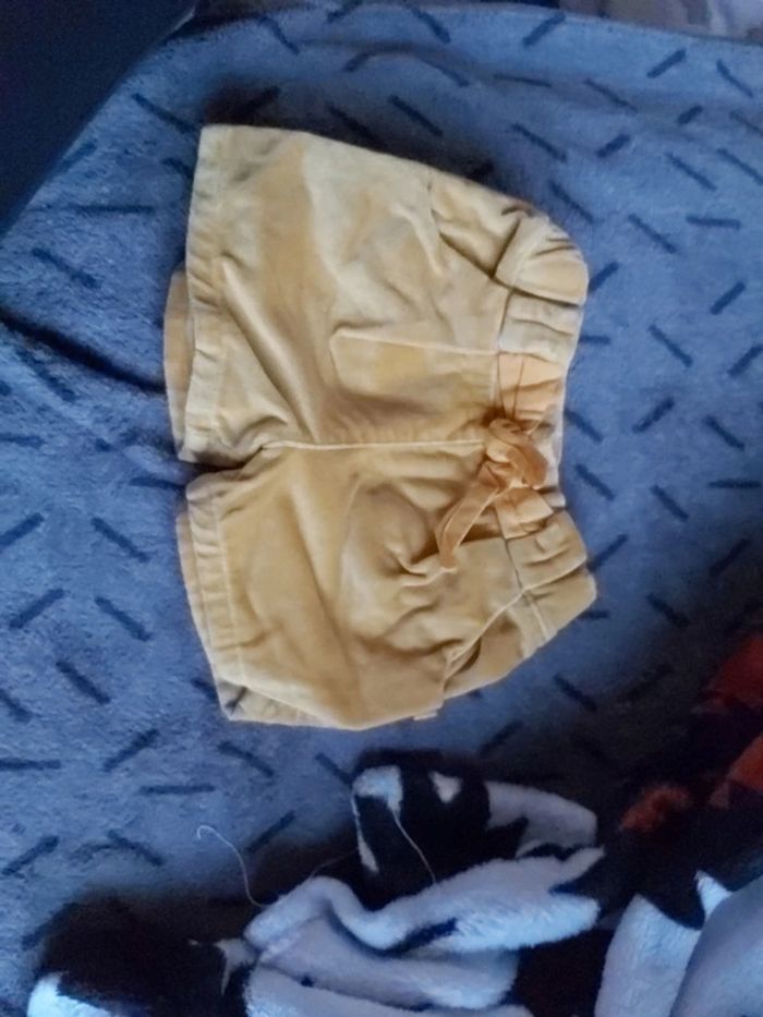 Short velours jaune moutarde obaibi taille 68cm 6 mois - photo numéro 3