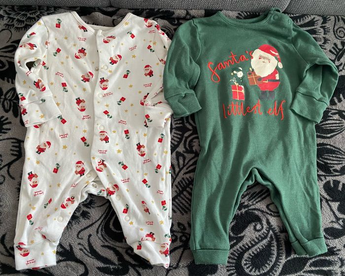 Lot pyjama noël 3-6 mois - photo numéro 1