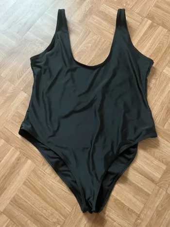 Maillot de bain une pièce noir Boohoo