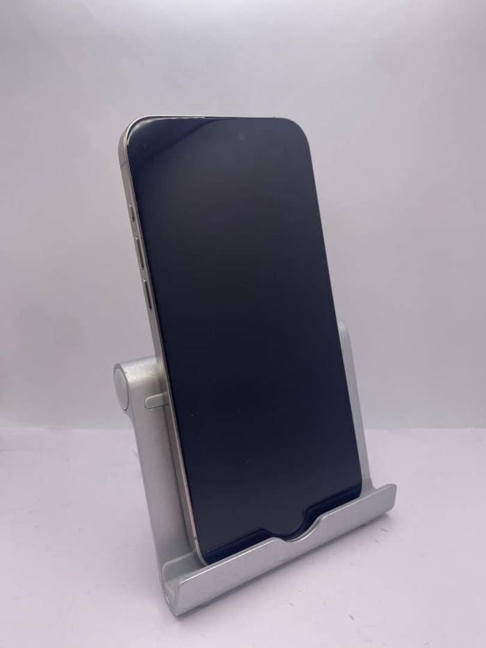 i P h o n e 16 pro Max - photo numéro 2