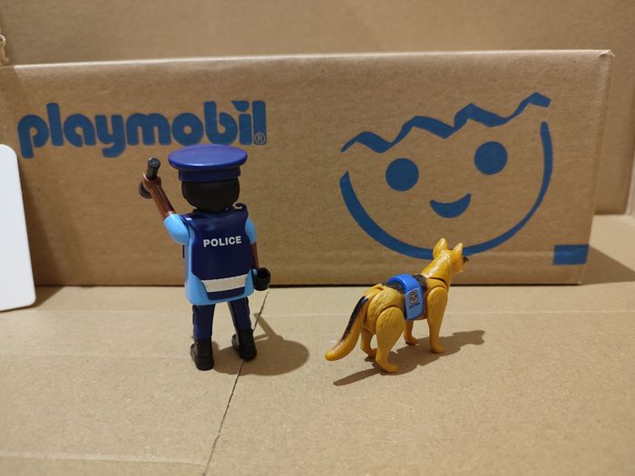 Playmobil 71162 policier et chien - occasion - photo numéro 2