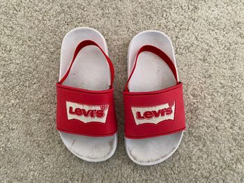 Claquettes / tong avec élastique Levi’s 🌻