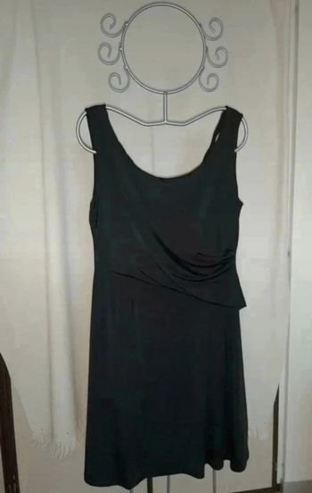 Robe noire soyeuse