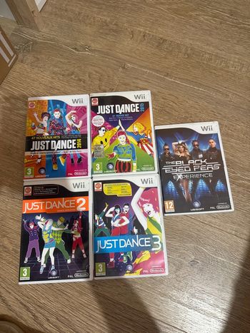Lot 5 jeux Wii just dance & black eyed peas