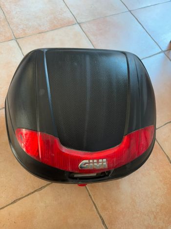 Top case GIVI