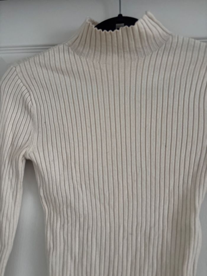 Top côtelé Zara col cheminé - photo numéro 2
