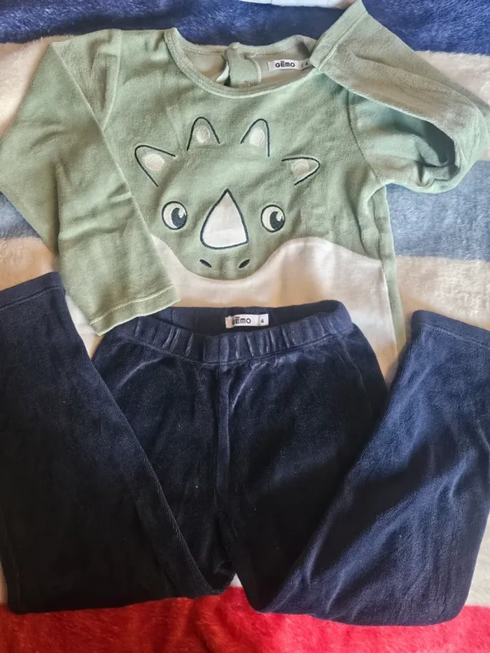 Lots vêtements 4 ans - photo numéro 3