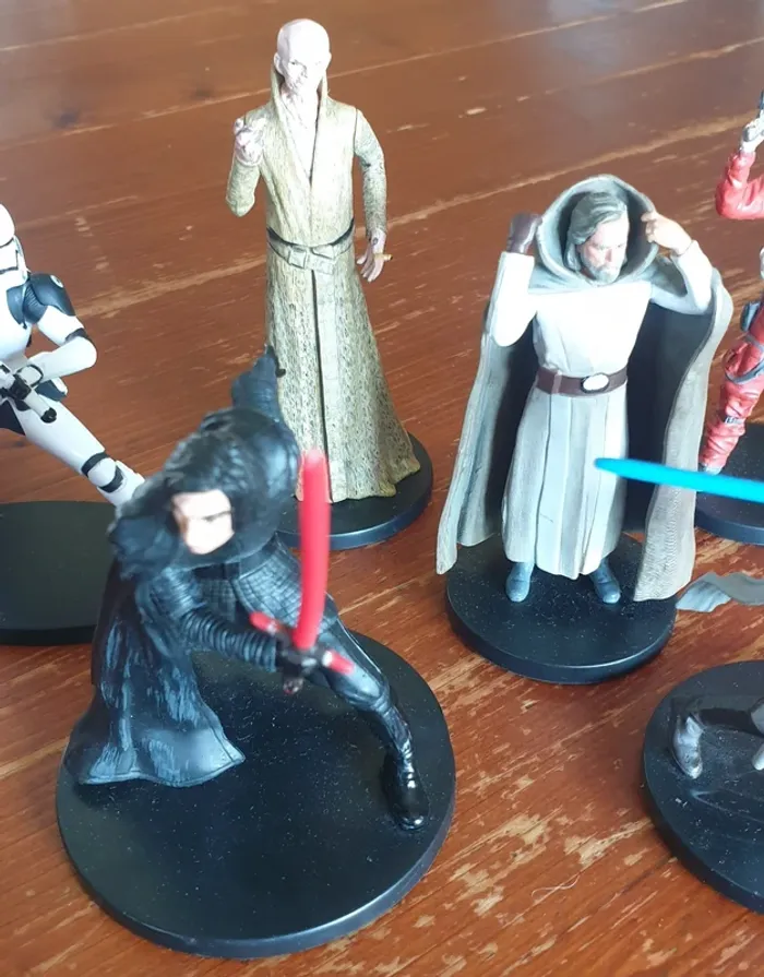 Lot 9 figurines Star Wars Disney - photo numéro 3