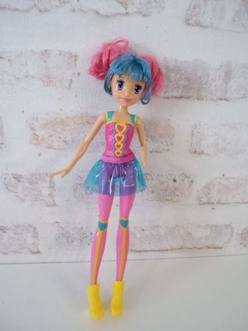 Poupée Barbie cheveux colorés (J7)