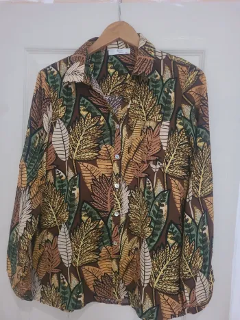 Magnifique blouse feuillage