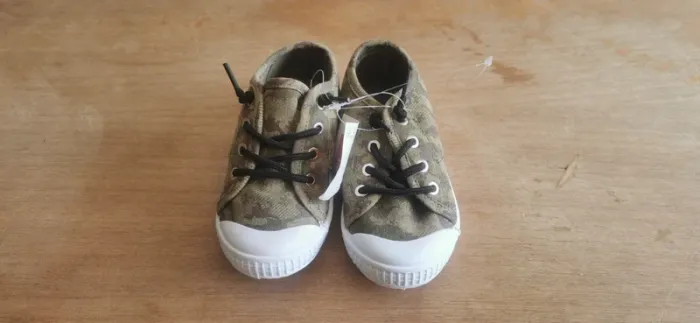 🌼Tennis Tissaia neuves pointure 26 – motif dinosaures fermeture élastique 🦕