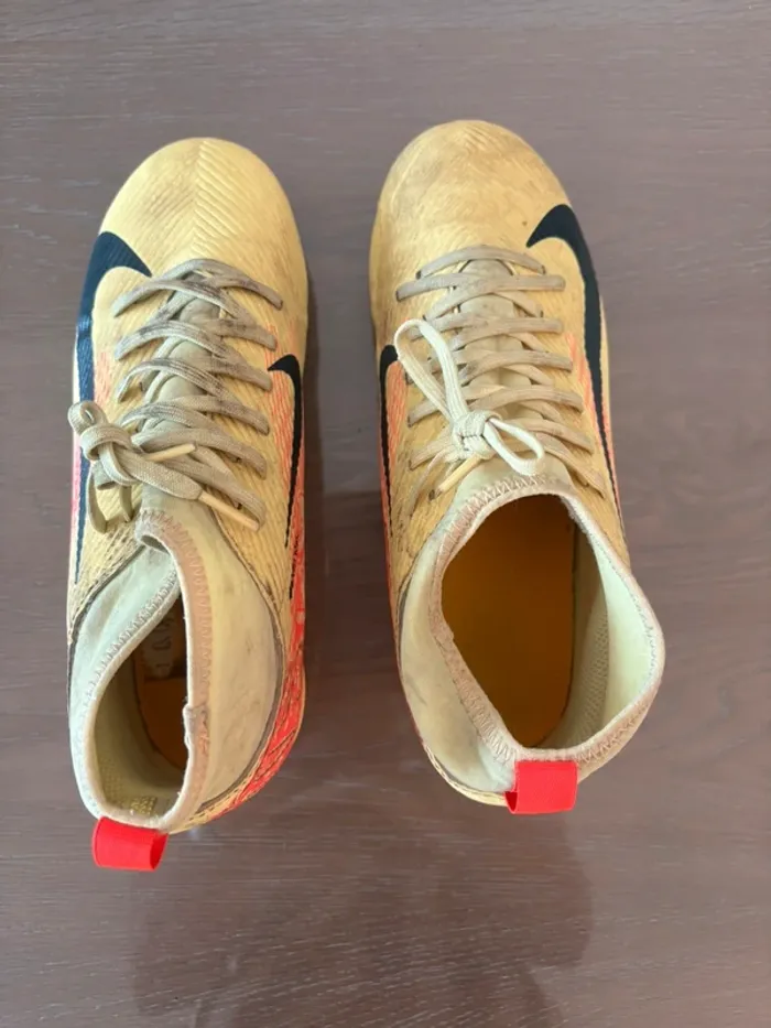 Crampon Nike taille 37,5 - photo numéro 4