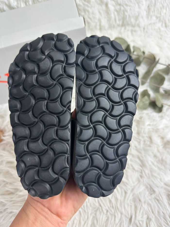 Paire de tong / claquette Reqins taille 28 - photo numéro 9