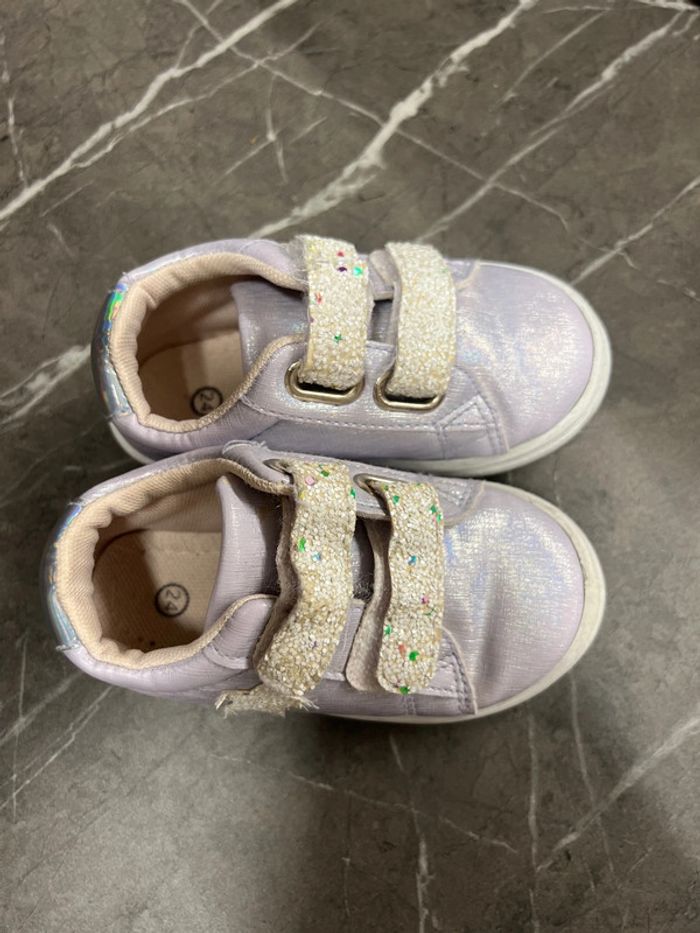 Baskets taille 24 - photo numéro 2