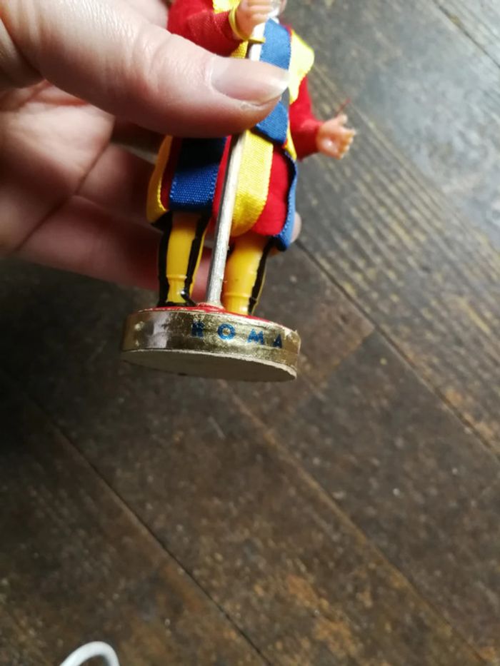 Poupée folklorique ancienne monde Garde Vatican Rome - photo numéro 8