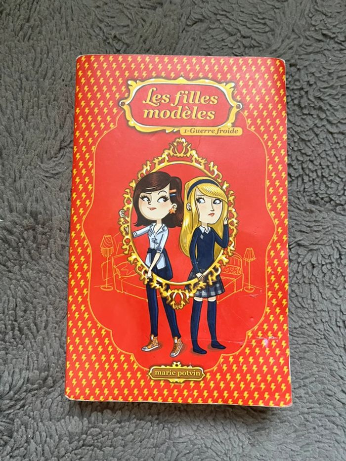 Livre « Les filles modèles «
