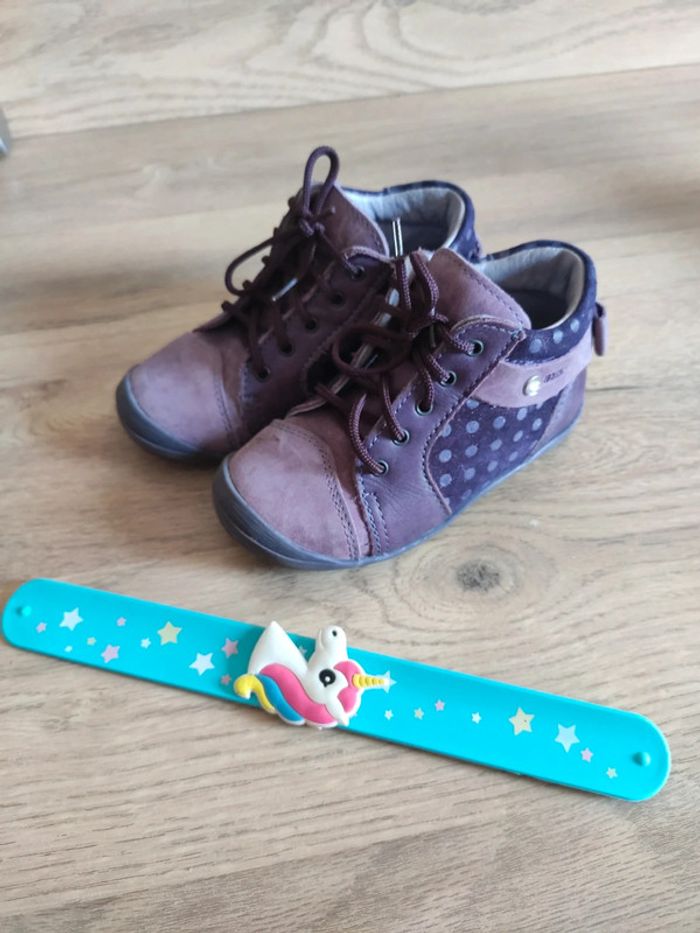 Chaussures de marche Noël taille 23 neuves