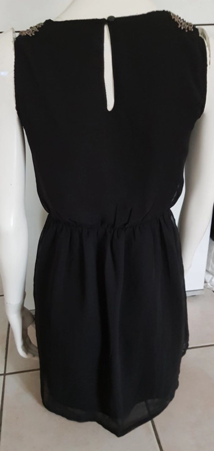 Robe en voile doublée, détail perlé - photo numéro 3