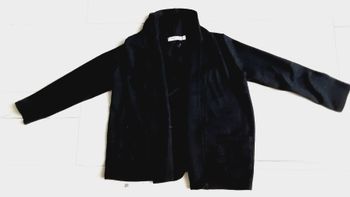 Vêtement fille gilet noir Gémo 4 ans