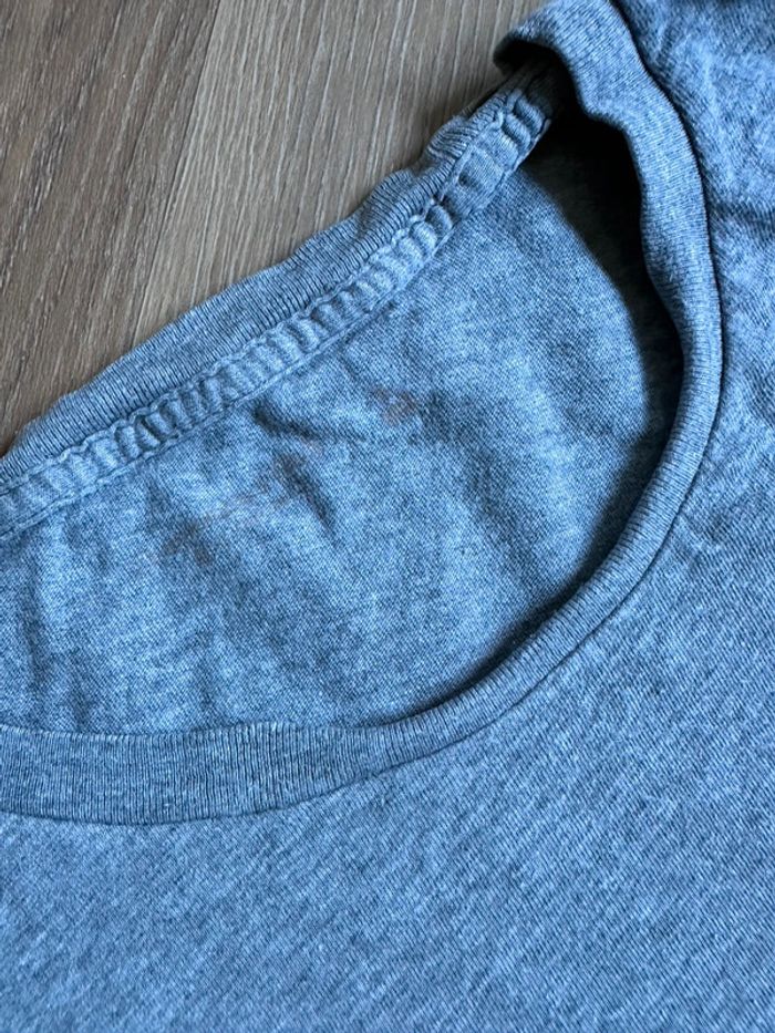 T shirt gris - photo numéro 2
