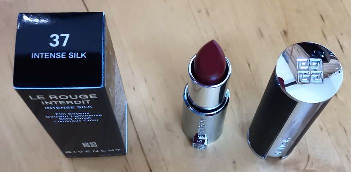 Rouge à lèvres "Givenchy" - photo numéro 2