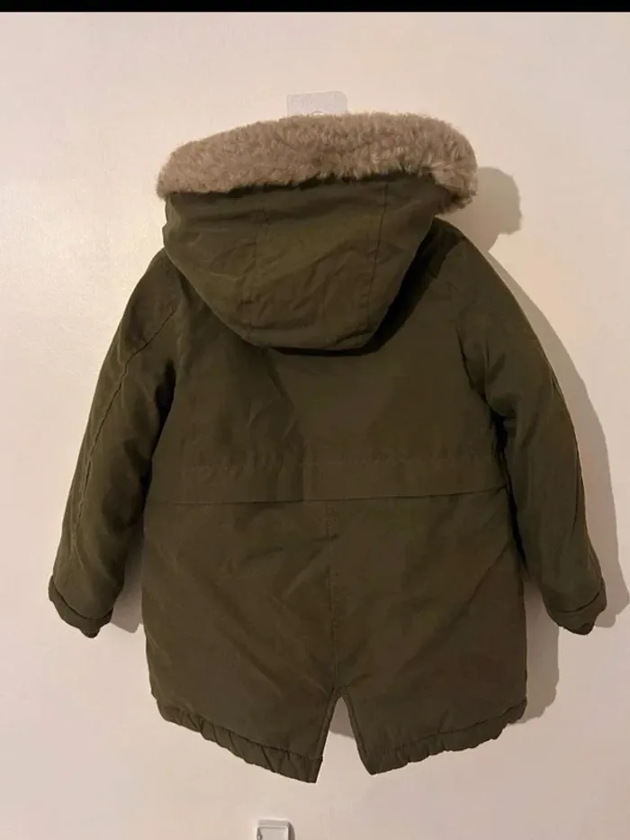 Manteau Primark taille 2-3 ans en parfait état - photo numéro 2