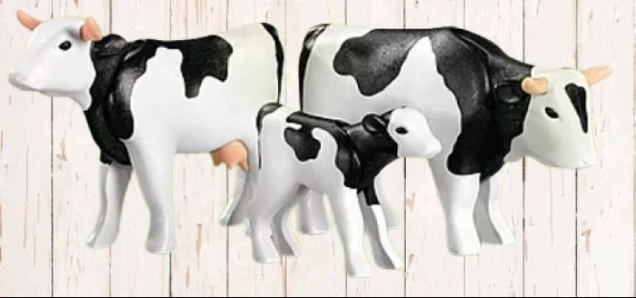 Playmobil 7892 2 vaches avec veau noirs / blancs - photo numéro 2