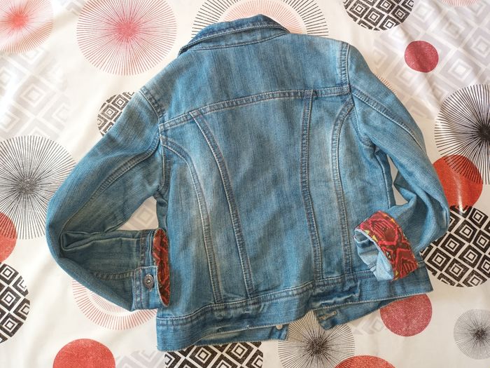 Blouson en jeans 👧 taille 6 ans comme neuf - photo numéro 5