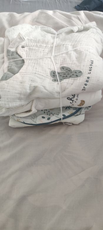 Lot de 4 gigoteuses