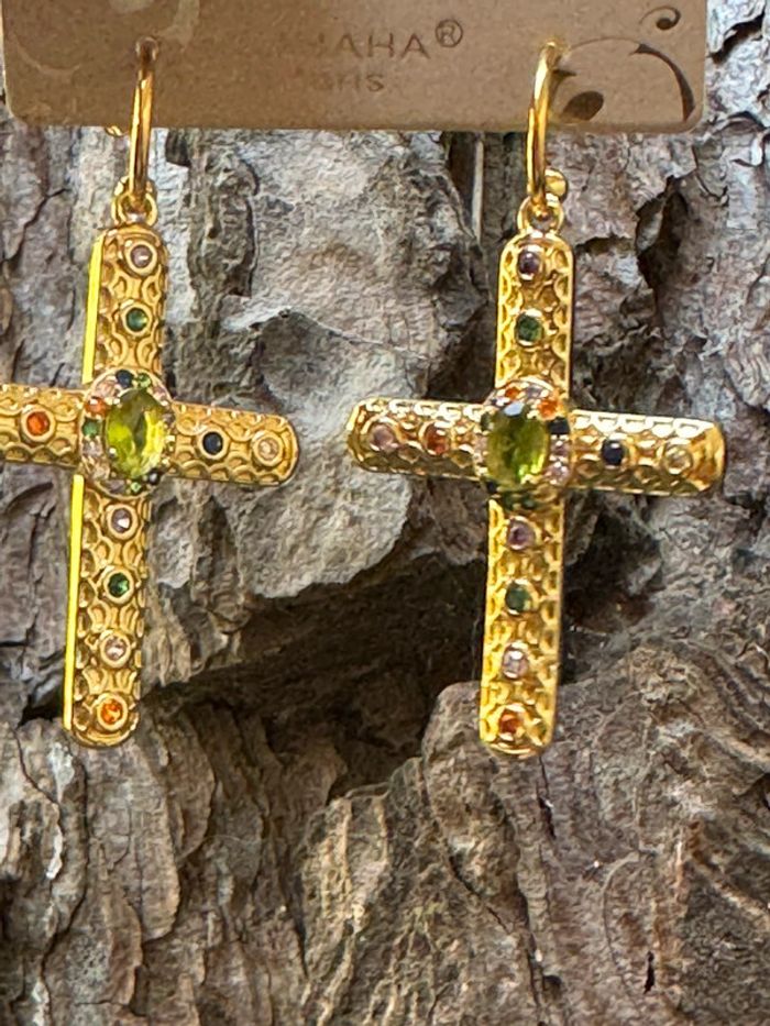 Boucles d’oreilles petites créoles grosse croix incrustées de cristaux habaha Paris - photo numéro 4