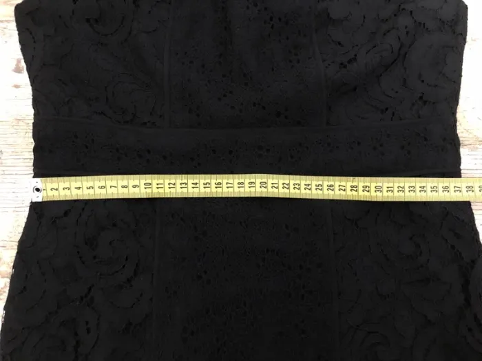 Robe chic noire en dentelle - photo numéro 13