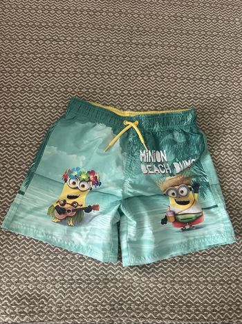Short de bain minion H&M taille 122/128 cm tres bon état vert