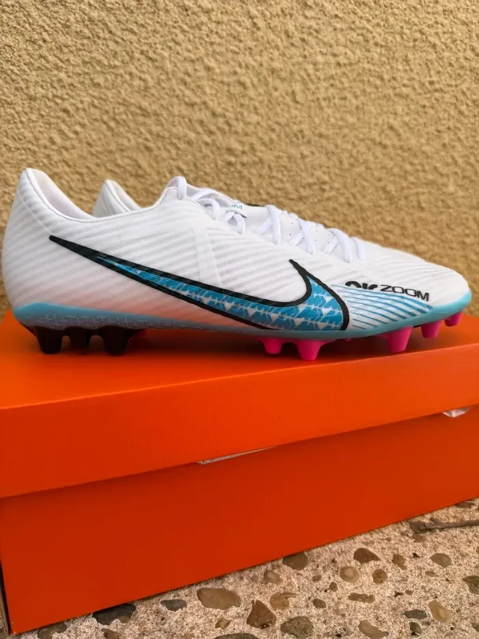 Crampon Nike Zoom Vapor 15 Academy AG – Neufs | Taille 45 | Modèle Dynamique - photo numéro 3