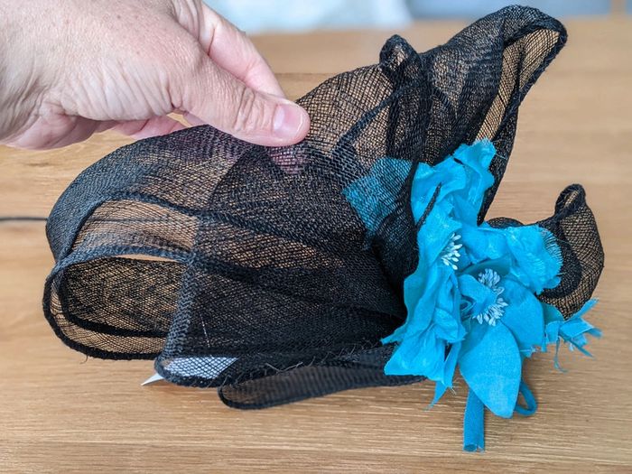 Bandeau mariage noir et fleurs turquoise - photo numéro 4