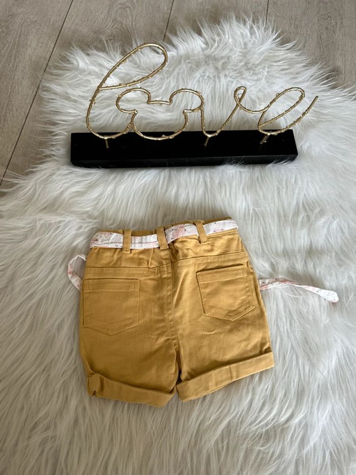Très beau short en jeans jaune moutarde 🥰 tissaia taille 12 mois - photo numéro 3