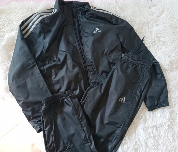 Ensemble survêtement Adidas 9/10ans 🖤🩶