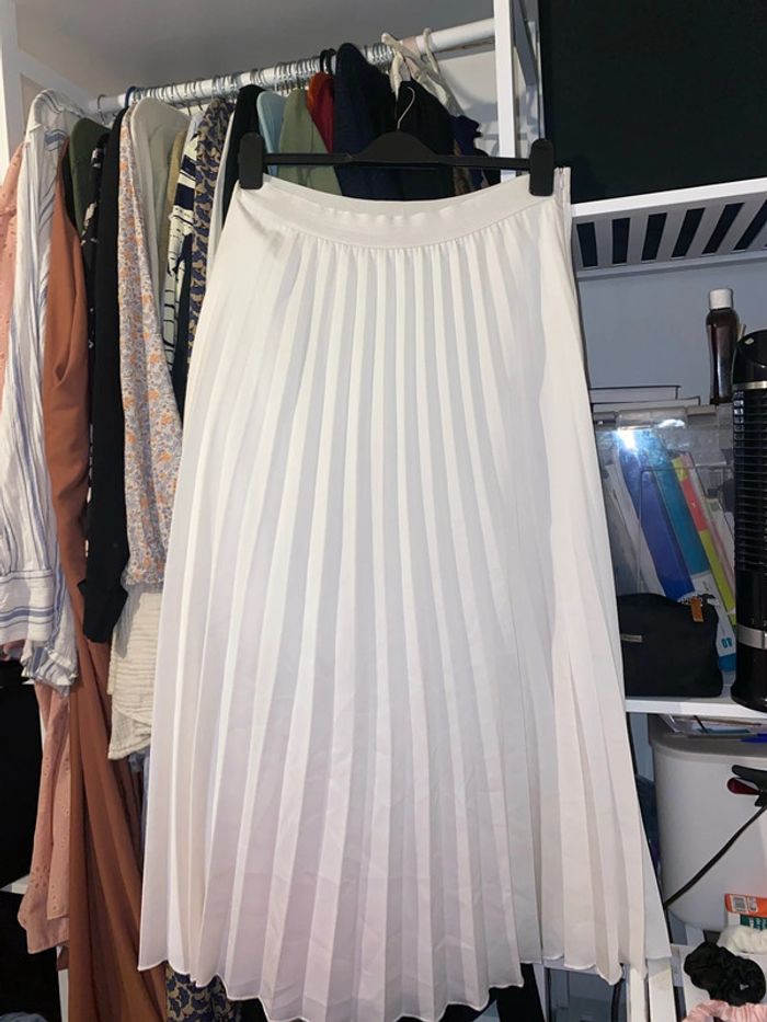 Jupe longue satinée plissée Taille M - photo numéro 10