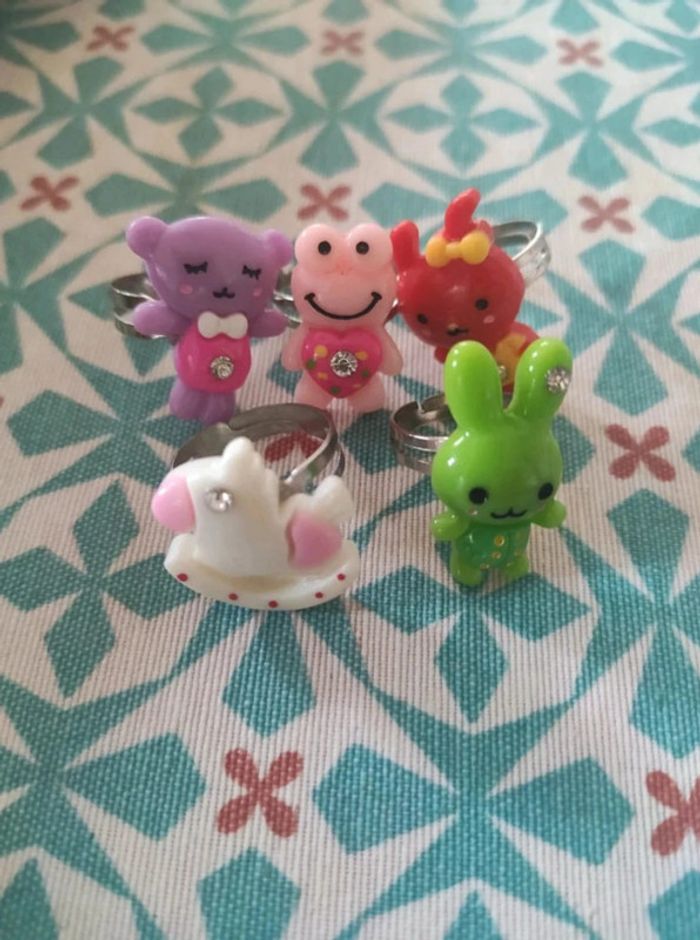 5 bagues enfant neuves