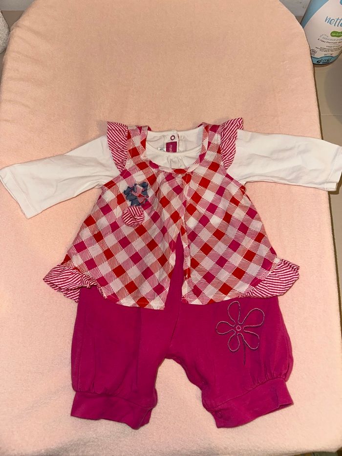 Lot vêtements bebe 1- 3 mois - photo numéro 7