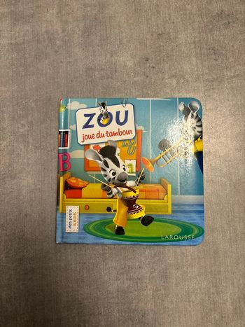 Livre zou joue du tambour