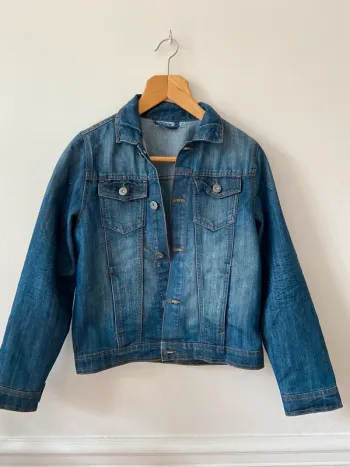 Veste en jean s en parfait état 12 ans
