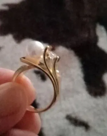 Bague élégante pierre synthétique et strass