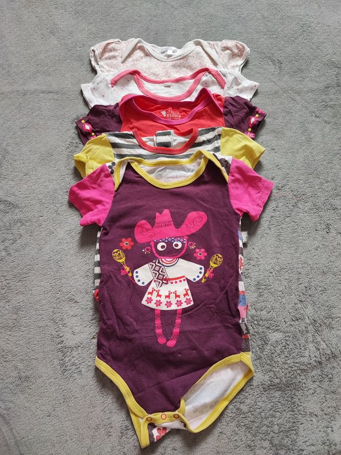 Lot de 6 bodies 24 mois (86) - photo numéro 3