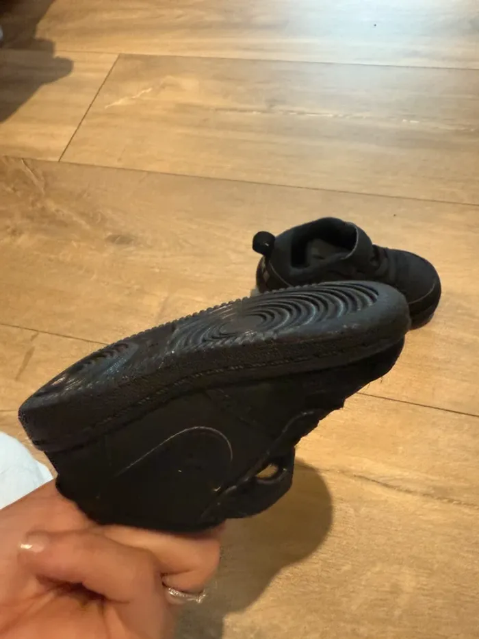 Baskets Nike neuves - photo numéro 5