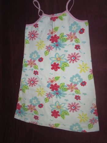 Robe fleurie à brides