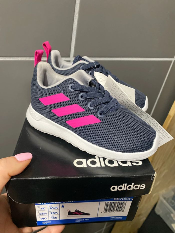 Basket adidas taille 23,5 neuve - photo numéro 2