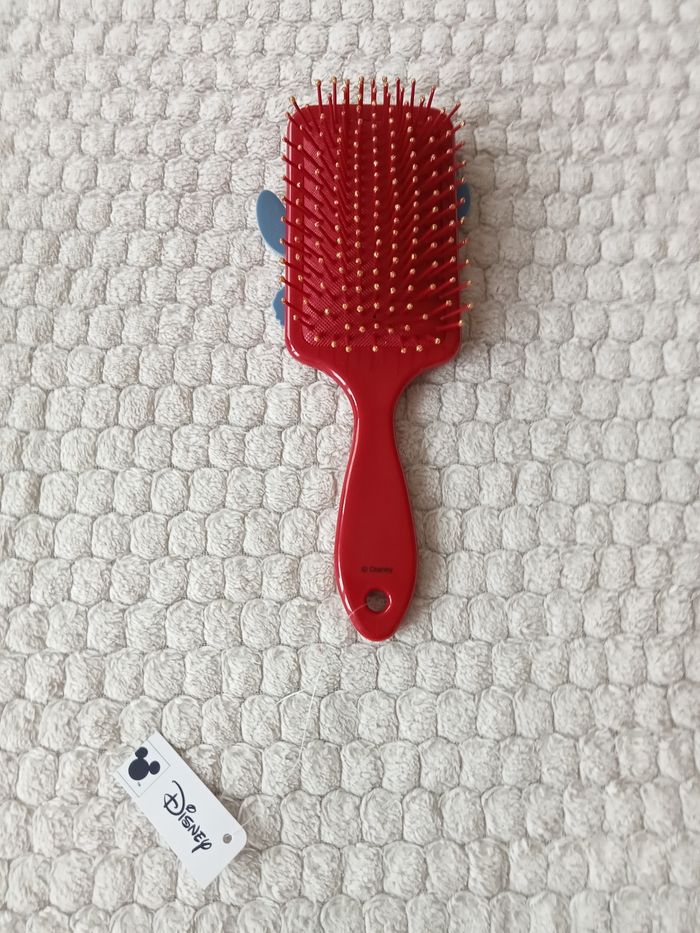 Brosse à cheveux Stitch spécial Noël - photo numéro 2