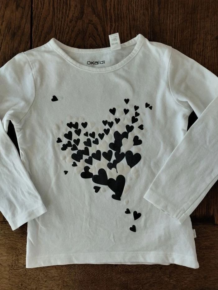 T-shirt blanc à coeurs 🖤 - photo numéro 2