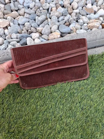 Pochette main velour